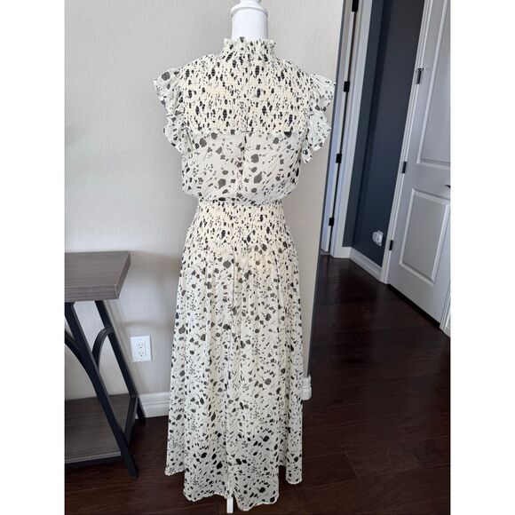 New Lulu’s Sweet Shimmer Cream Floral Print Smocked Maxi Dress Medium - Picture 5 of 11